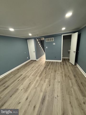 1919 VILLAGE GREEN DR, Landover, MD 20785