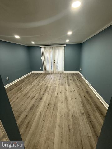 1919 VILLAGE GREEN DR, Landover, MD 20785