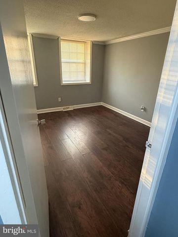 1919 VILLAGE GREEN DR, Landover, MD 20785