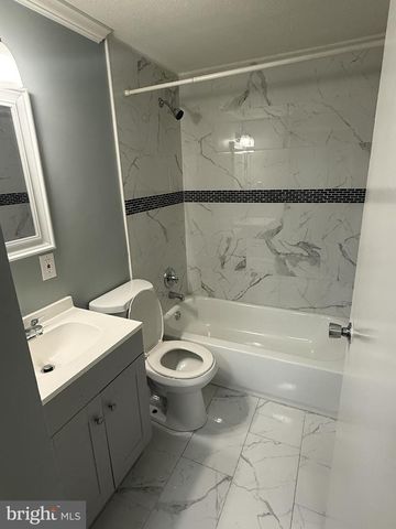 1919 VILLAGE GREEN DR, Landover, MD 20785