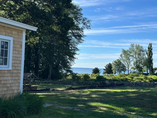 23 High Street, Dartmouth, MA 02748