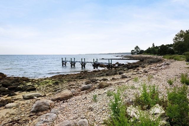 23 High Street, Dartmouth, MA 02748