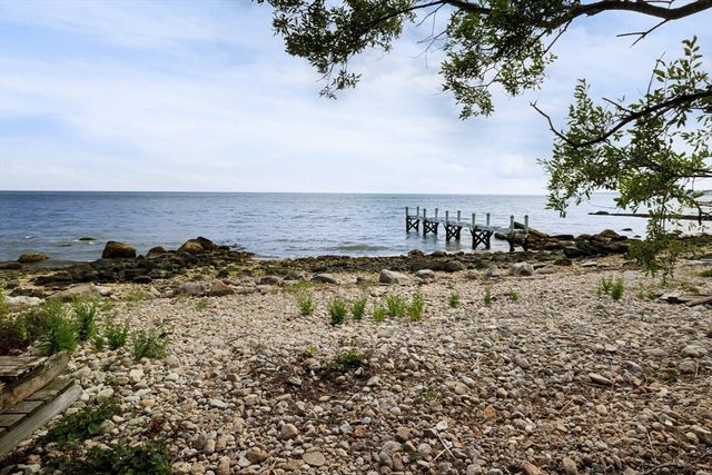 23 High Street, Dartmouth, MA 02748