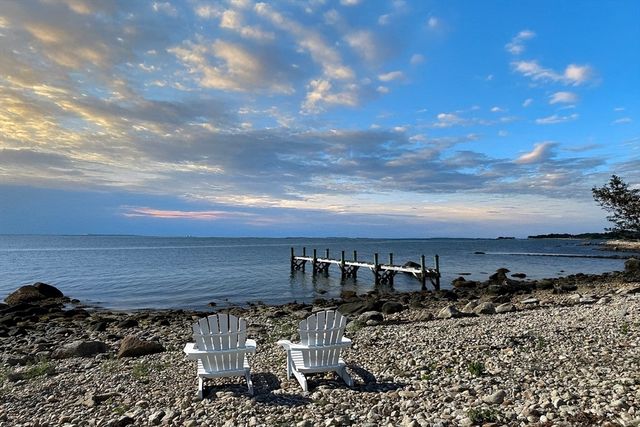 23 High Street, Dartmouth, MA 02748