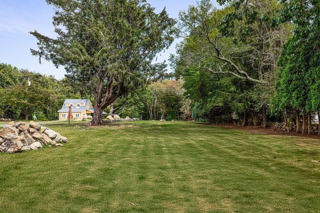 23 High Street, Dartmouth, MA 02748