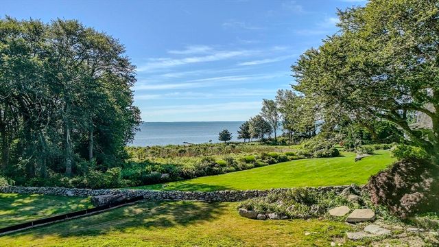 23 High Street, Dartmouth, MA 02748