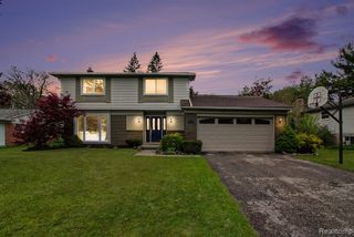 2964 Walmsley Circle Drive, Lake Orion, MI 48360