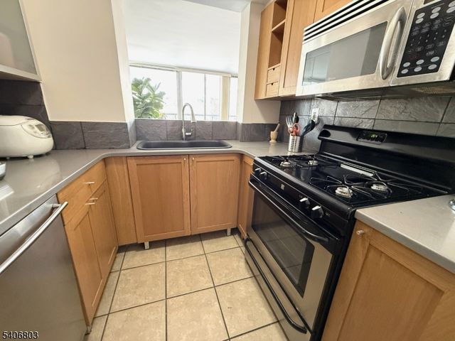6050 Boulevard East 4F, West New York Town, NJ 07093