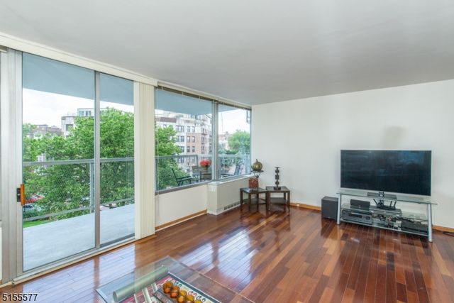 6050 Boulevard East 4F, West New York Town, NJ 07093