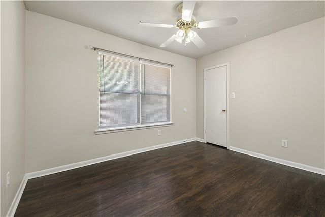 4403 Robinhood Circle, Bryan, TX 77803