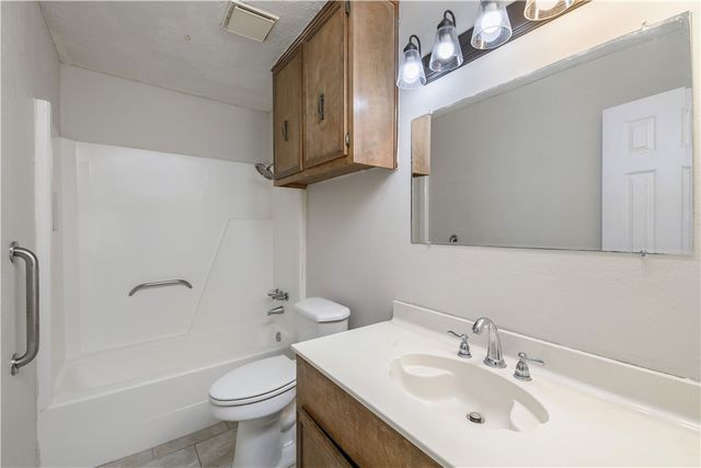 4403 Robinhood Circle, Bryan, TX 77803