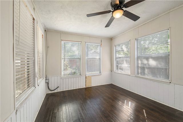 4403 Robinhood Circle, Bryan, TX 77803