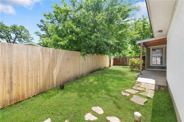 4403 Robinhood Circle, Bryan, TX 77803