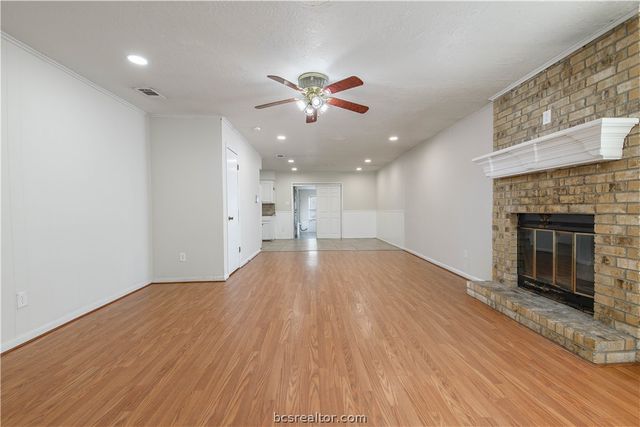 4403 Robinhood Circle, Bryan, TX 77803