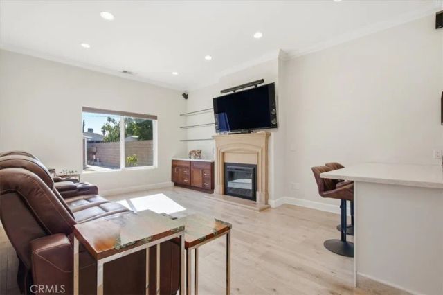 6525 Mary Ellen, Valley Glen, CA 91401
