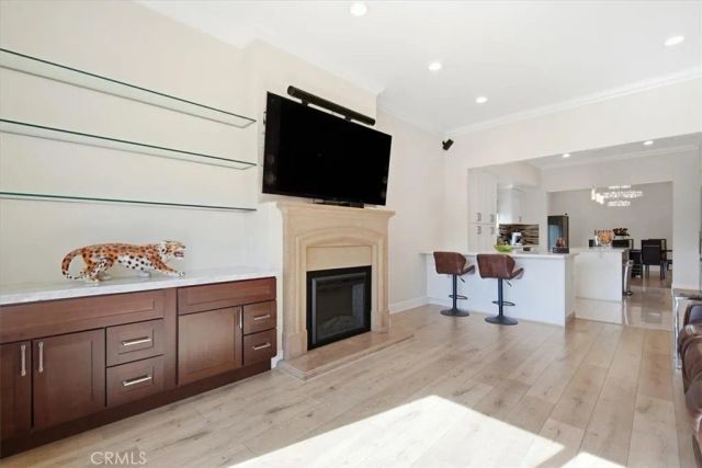 6525 Mary Ellen, Valley Glen, CA 91401
