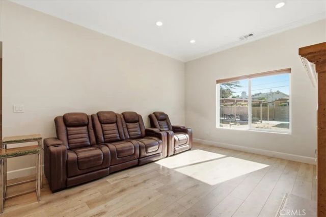 6525 Mary Ellen, Valley Glen, CA 91401