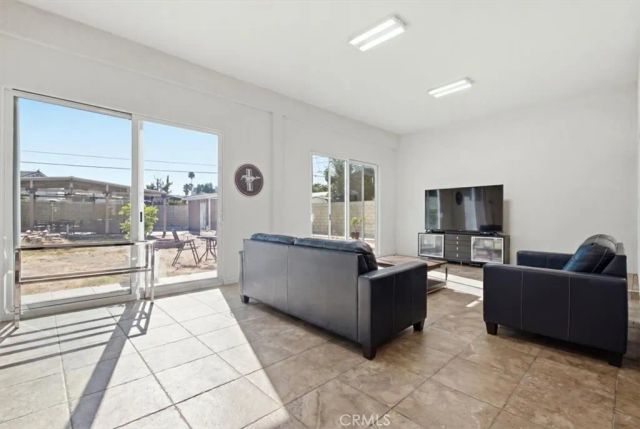 6525 Mary Ellen, Valley Glen, CA 91401