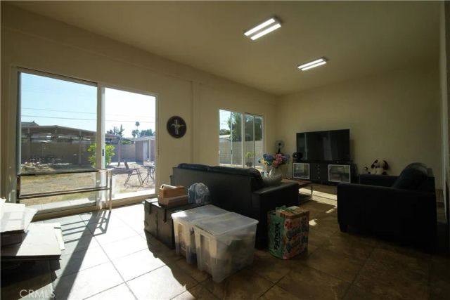 6525 Mary Ellen, Valley Glen, CA 91401