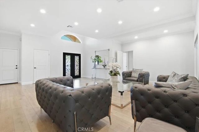 6525 Mary Ellen, Valley Glen, CA 91401