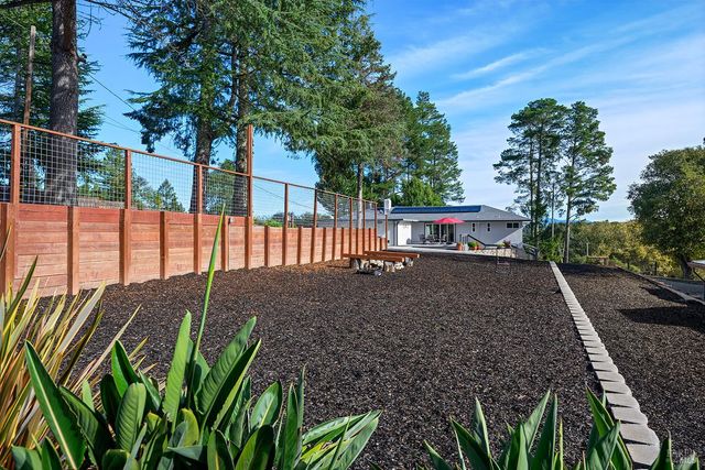 789 pleasant hill Rd, Sebastopol, CA 95472