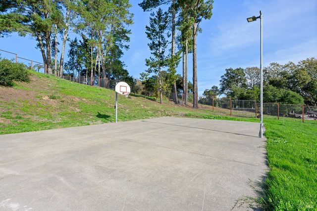 789 pleasant hill Rd, Sebastopol, CA 95472