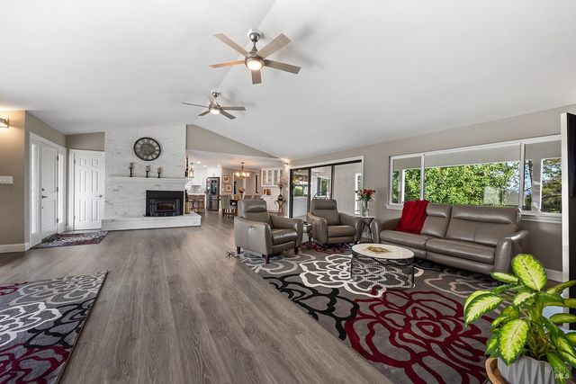 789 pleasant hill Rd, Sebastopol, CA 95472