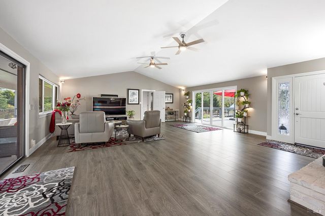 789 pleasant hill Rd, Sebastopol, CA 95472