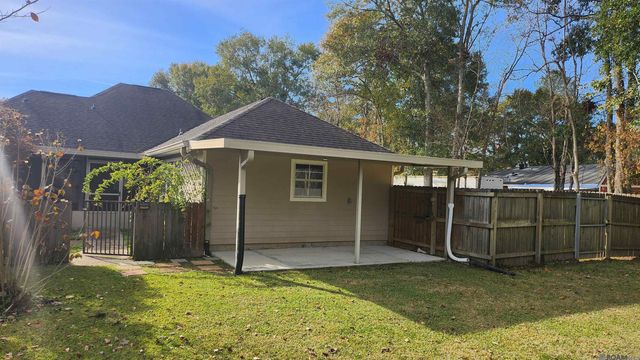 13417 Meadow Crossing Dr, Walker, LA 70785