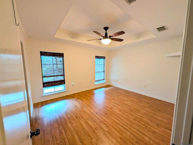 13417 Meadow Crossing Dr, Walker, LA 70785