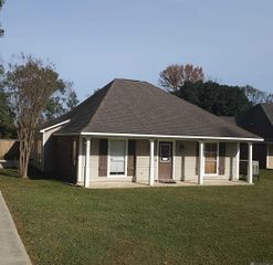13417 Meadow Crossing Dr, Walker, LA 70785