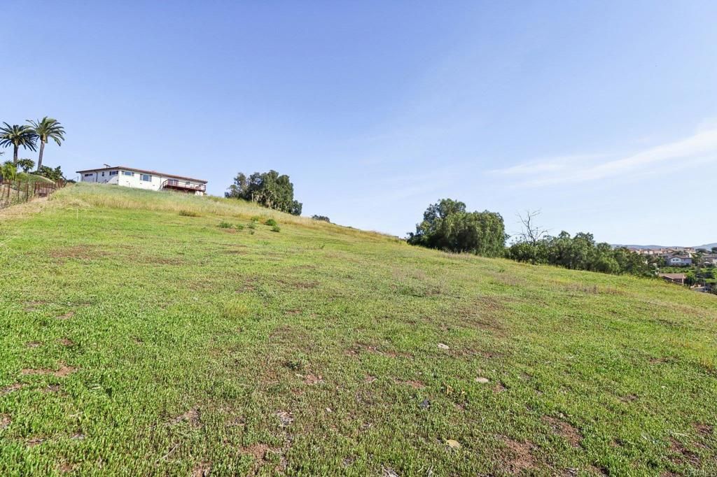 Image 5 of property listing at 0 Cherimoya, San Marcos, CA 11084