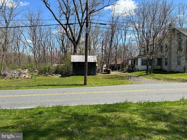 705 ALLENTOWN RD, Green Lane, PA 18054