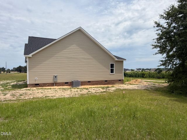 430 Chic Ennis Road, Benson, NC 27504