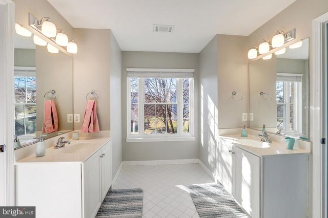 43258 MEADOWOOD CT, Leesburg, VA 20176