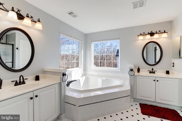 43258 MEADOWOOD CT, Leesburg, VA 20176