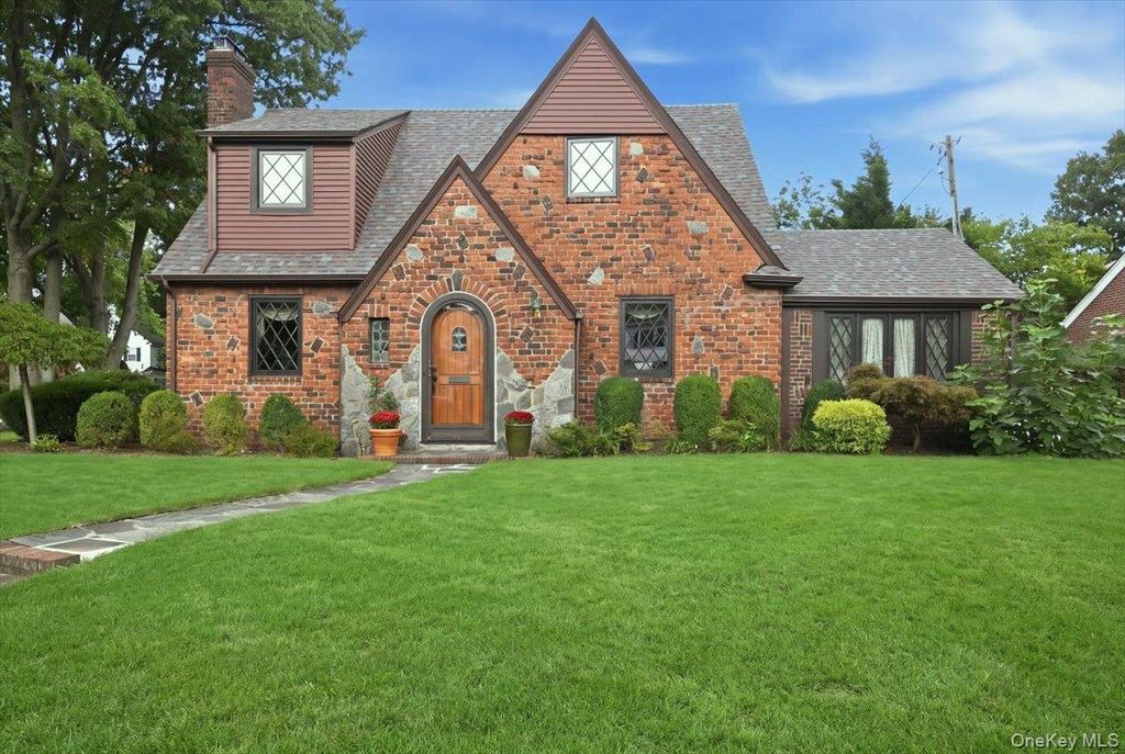 119 Somerset Avenue, Garden City, NY 11530 — exterior