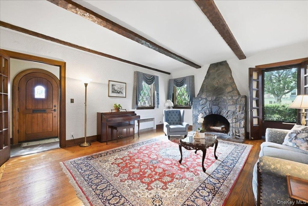 119 Somerset Avenue, Garden City, NY 11530 — photo 3