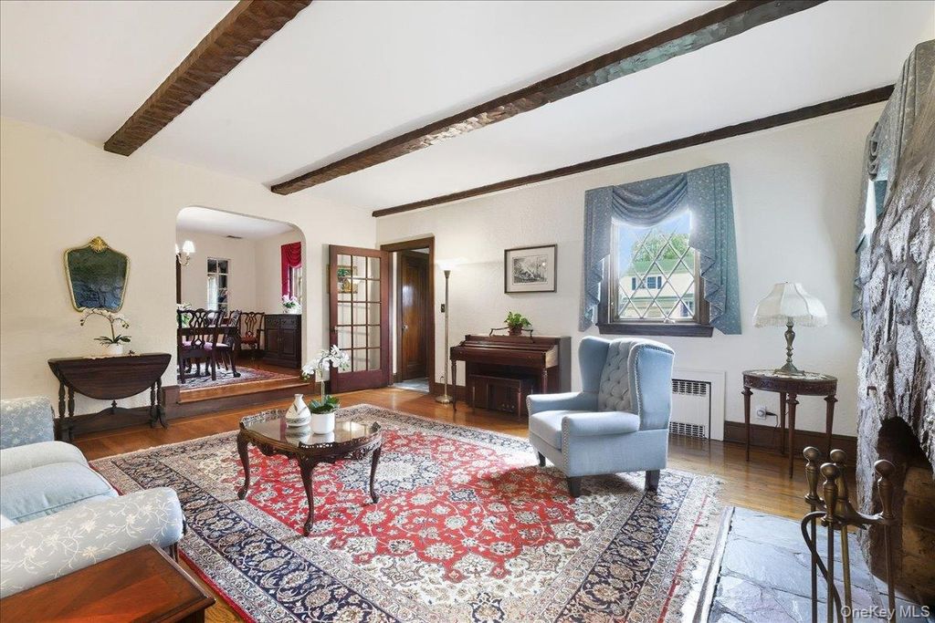 119 Somerset Avenue, Garden City, NY 11530 — photo 4