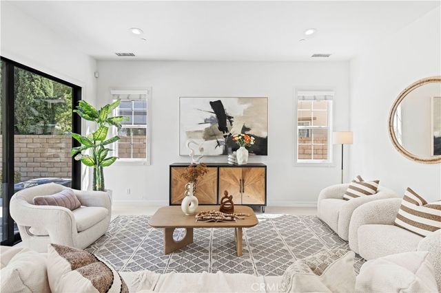 40 Forster, Lake Forest, CA 92630