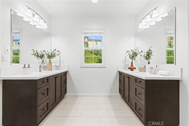 40 Forster, Lake Forest, CA 92630