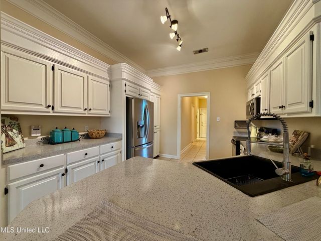 102 Hampshire Drive, Madison, MS 39110