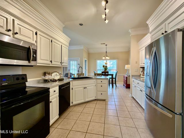 102 Hampshire Drive, Madison, MS 39110