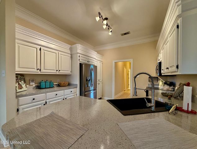 102 Hampshire Drive, Madison, MS 39110