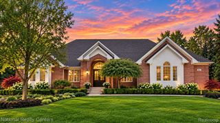 1937 Carsons Cove, Commerce Charter Township, MI 48390