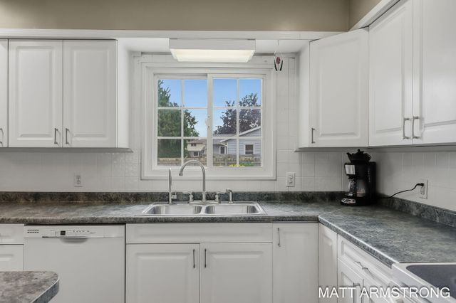 2160 Tulip Lane, Georgetown Twp, MI 49428