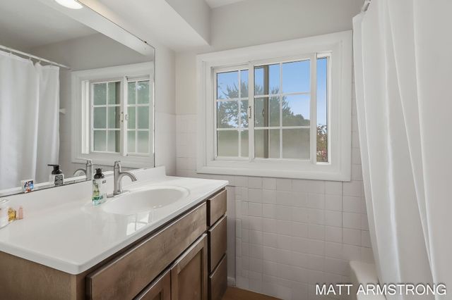 2160 Tulip Lane, Georgetown Twp, MI 49428