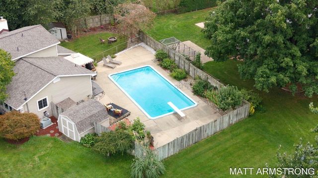 2160 Tulip Lane, Georgetown Twp, MI 49428