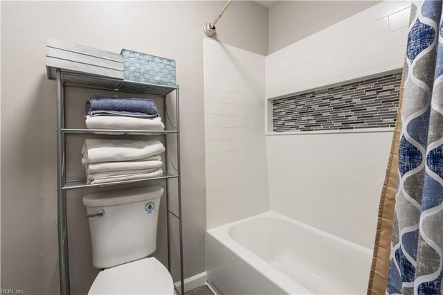 606 Oleander CIR, Virginia Beach, VA 23464