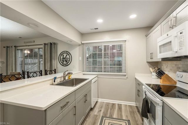 606 Oleander CIR, Virginia Beach, VA 23464